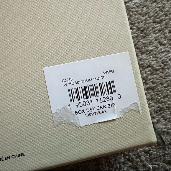 Coach Boxed Corner Zip Wristlet in Daisy Bubblegum - Picture 9 of 10